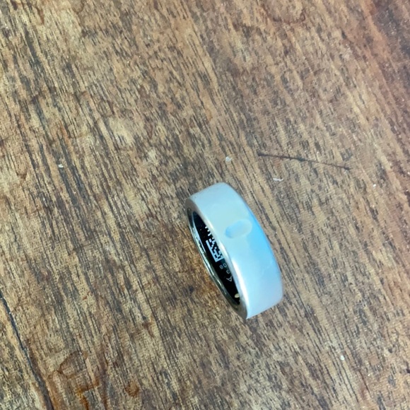 Oura Gen 3 Horizon Brushed Titanium Size 8 with charger - Picture 8 of 16